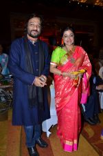 Sonali Rathod, Roop Kumar Rathod at Durga jasraj_s daughter Avani_s wedding reception with Puneet in Mumbai on 16th Dec 2012 (124).JPG